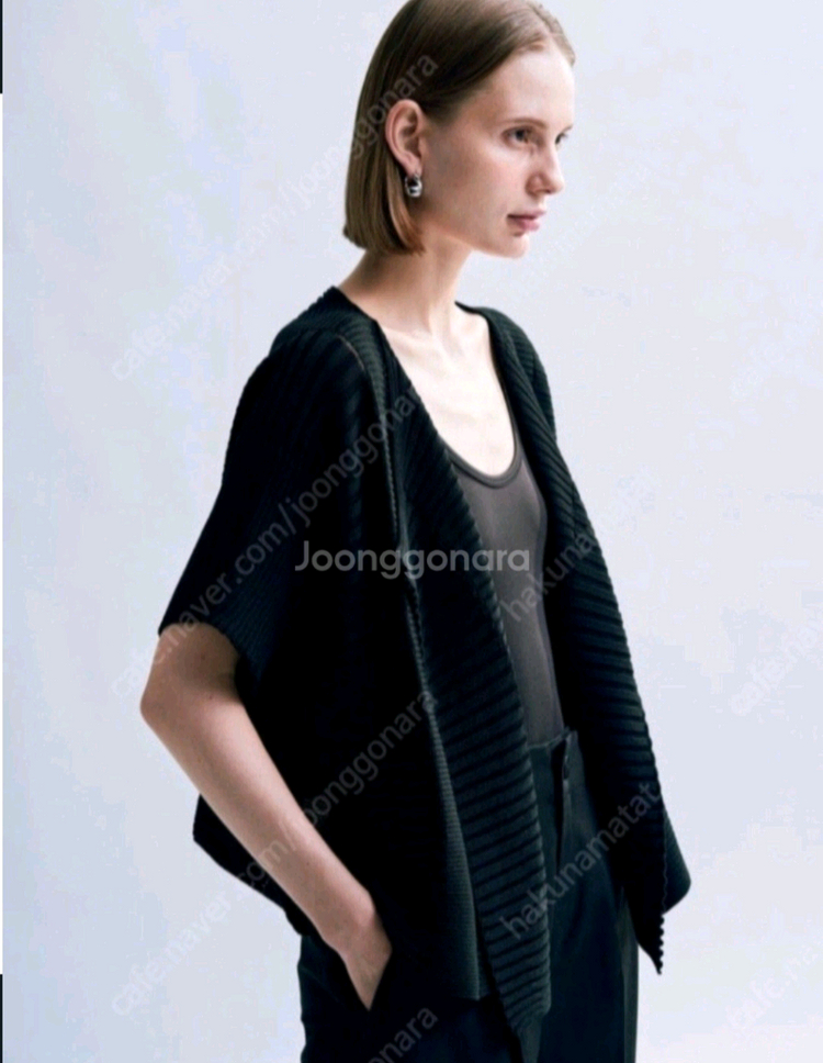 이세이미야케 플리츠플리즈 칼럼니트 가디건 블랙 새상품 이미지