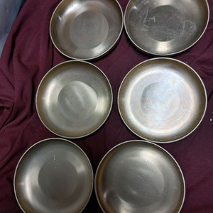 무형문화재 14호 이점술 방 유기 접시 6점 놋접시 볼접시 유기그릇 놋그릇 이미지