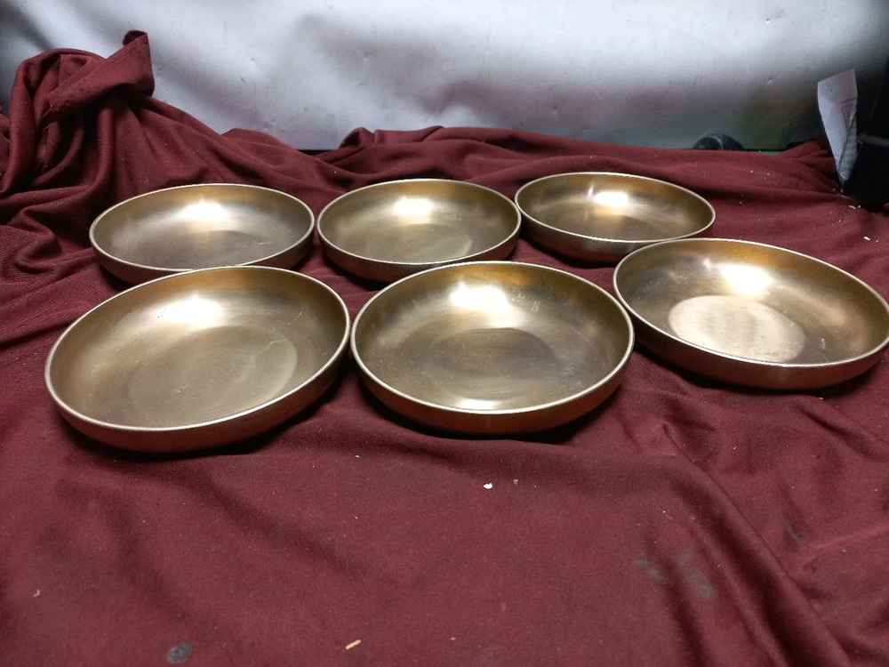 무형문화재 14호 이점술 방 유기 접시 6점 놋접시 볼접시 유기그릇 놋그릇 이미지