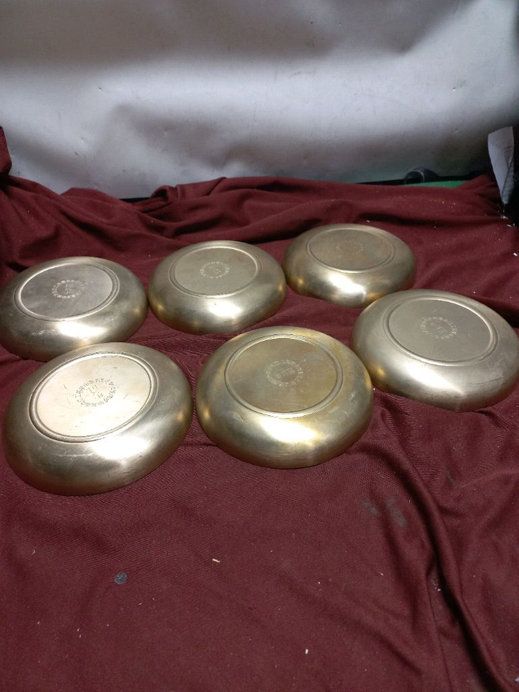 무형문화재 14호 이점술 방 유기 접시 6점 놋접시 볼접시 유기그릇 놋그릇 이미지