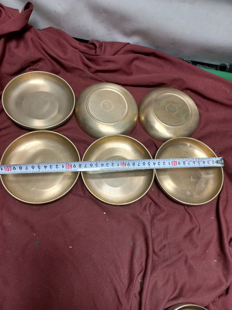무형문화재 14호 이점술 방 유기 접시 6점 놋접시 볼접시 유기그릇 놋그릇 이미지