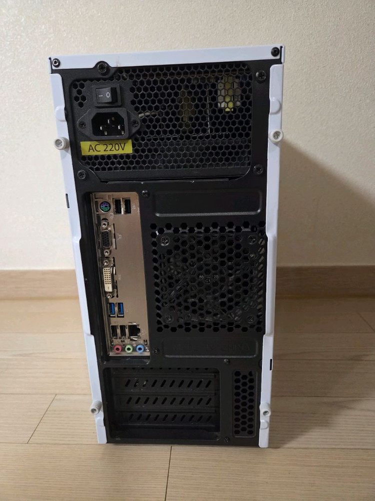 사무용 i3 8100 컴퓨터 본체 키보드 공유기 스피커 일괄 이미지