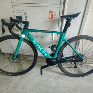 사바 콜로라도 7F 105 di2 로드자전거 이미지