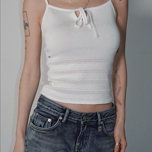 (새상품) 페일제이드 리본 펀칭 니트 슬리브리스 화이트 이미지