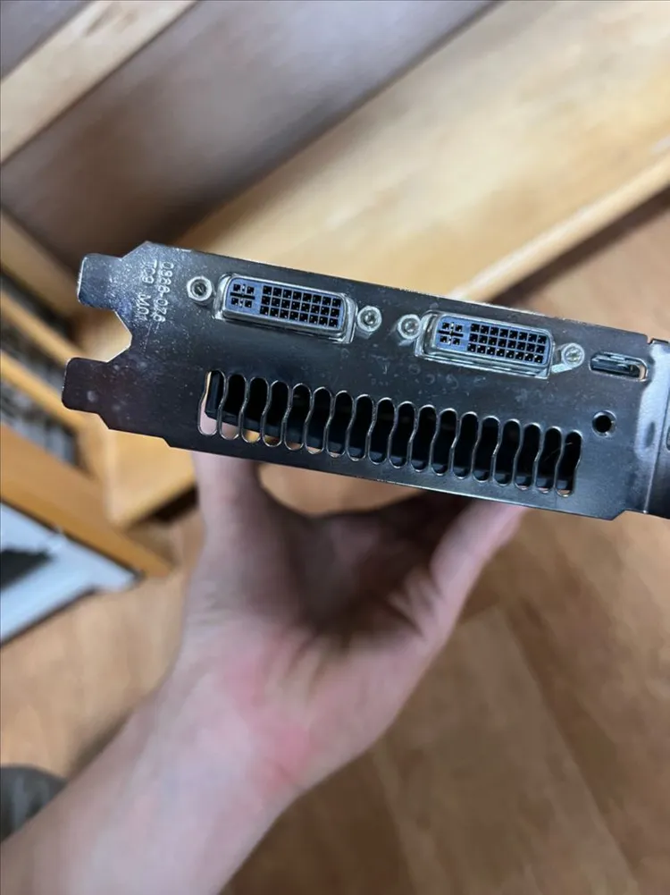 EVGA 그래픽카드 블랙 컴퓨터 그래픽카드 GTX560ti 이미지