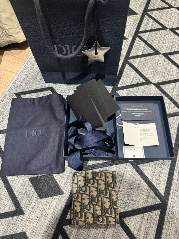 디올 오블리크 버티컬 반지갑 이미지