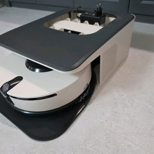 LG 코드제로 오브제컬렉션 M9 로봇청소기 이미지