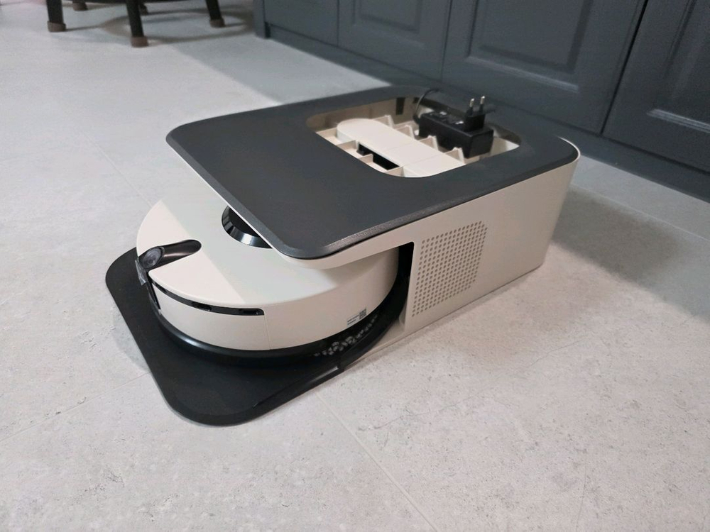 LG 코드제로 오브제컬렉션 M9 로봇청소기 이미지