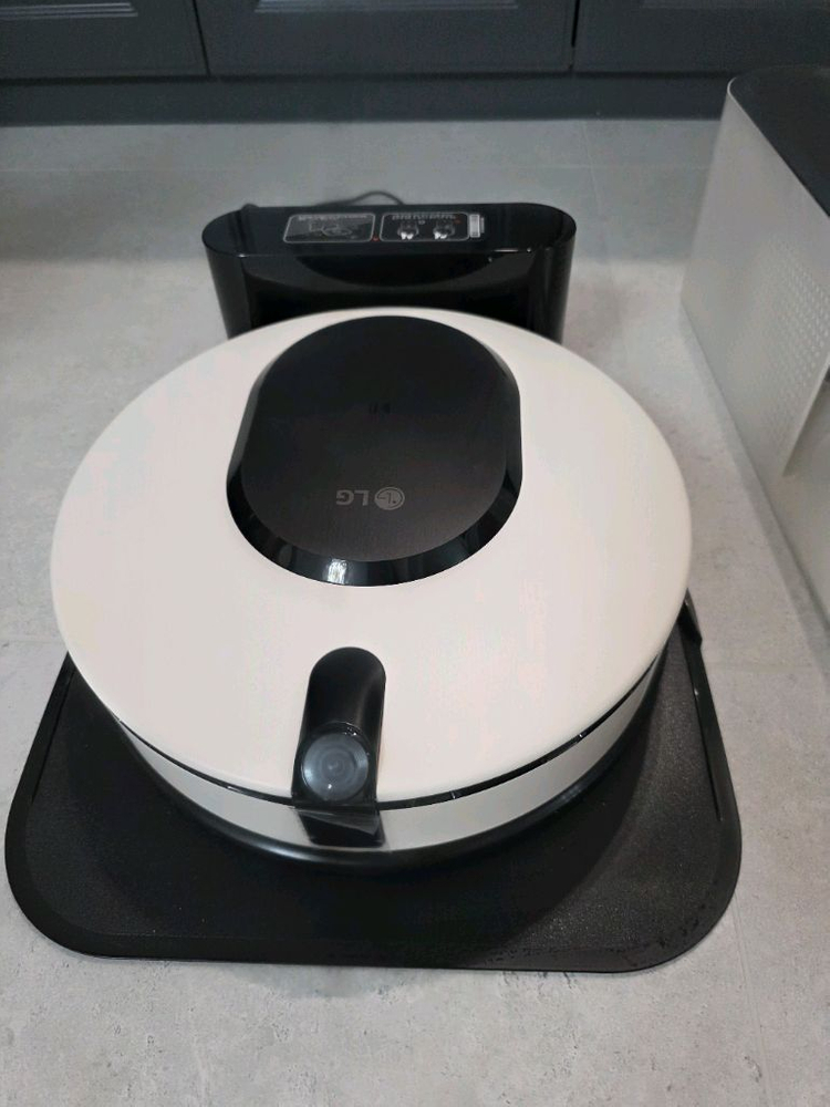 LG 코드제로 오브제컬렉션 M9 로봇청소기 이미지