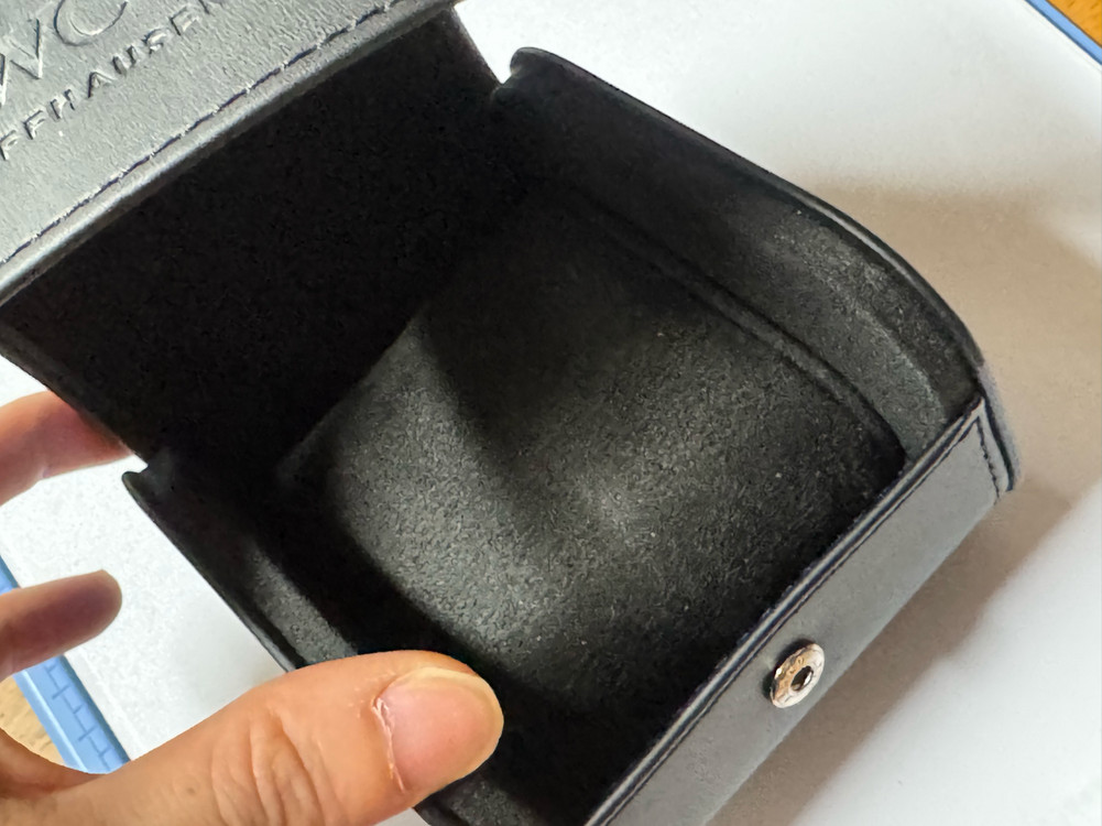 IWC 정품 파우치 이미지