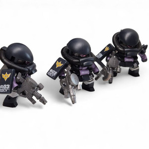 레진 도색작 책상 위에 전쟁 검은 삼연성 자쿠 3인방 건담 일괄 이미지