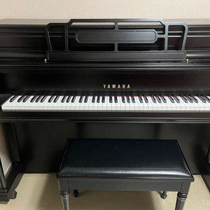 야마하 M2SBW 업라이트 콘솔 피아노 이미지