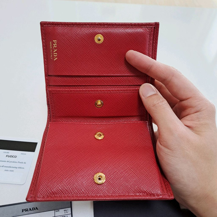 [100%/정품] 프라다 사피아노 메탈 레드 반지갑, 프라다지갑,프라다반지갑,프라다카드지갑 이미지