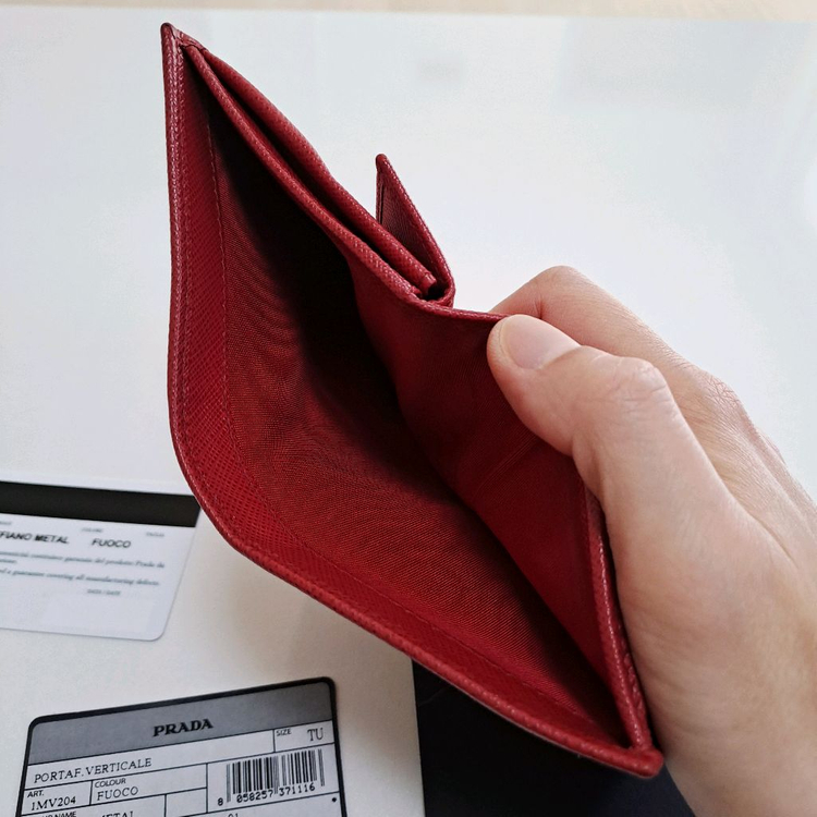 [100%/정품] 프라다 사피아노 메탈 레드 반지갑, 프라다지갑,프라다반지갑,프라다카드지갑 이미지