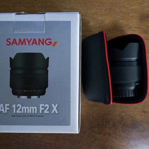 삼양 AF 12mm F2 X마운트 렌즈 이미지