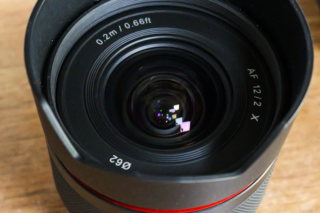 삼양 AF 12mm F2 X마운트 렌즈 이미지