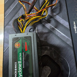 마이크로닉스 600W 파워서플라이 이미지