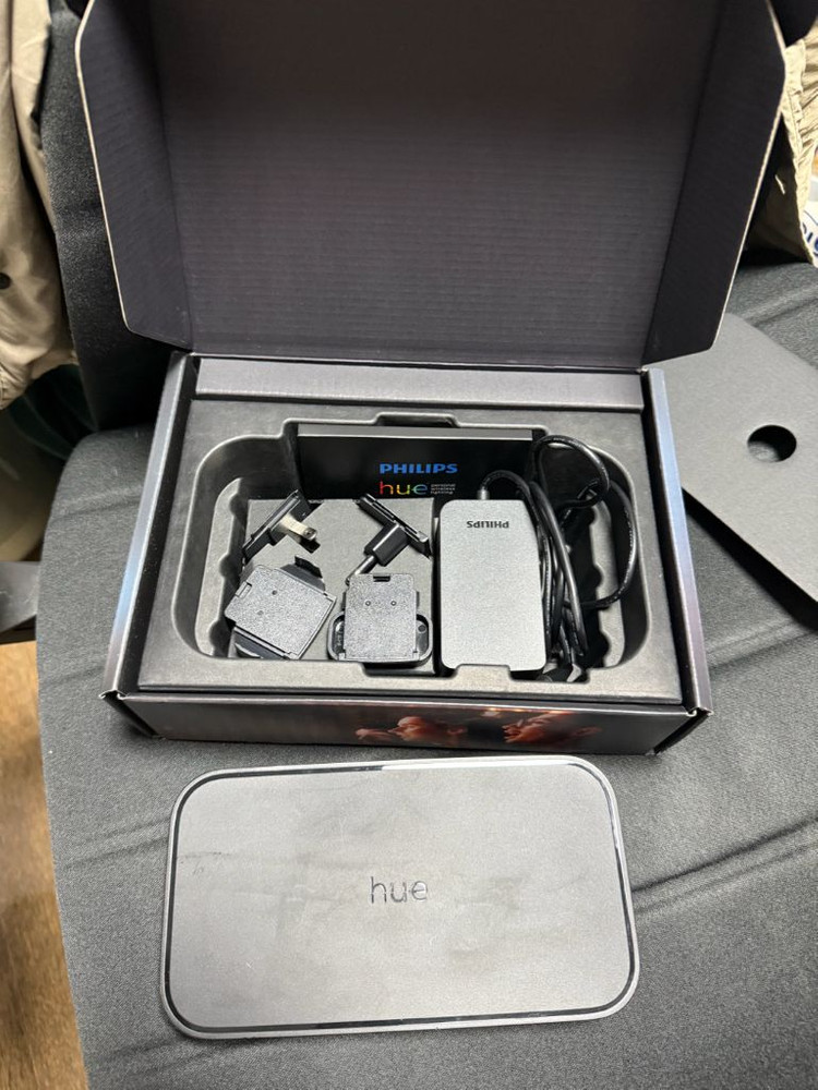 필립스 휴 싱크박스 v2 8K 팝니다 이미지