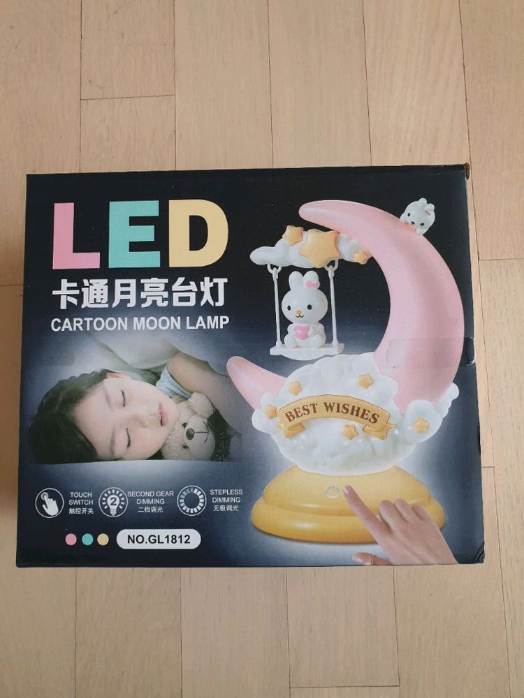 LED 스탠드/램프, LED 양면 거울, LCD 전자패드, VR 헤드셋, SD카드 팝니다. (미사용품) 이미지