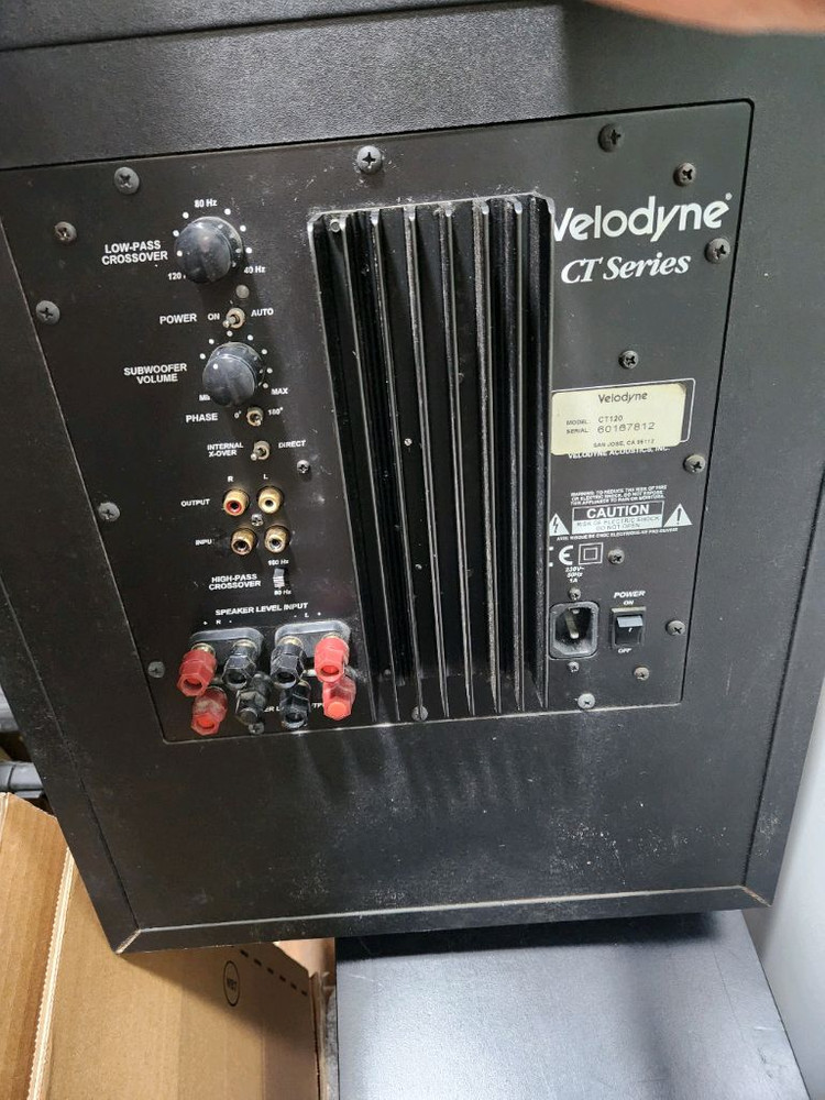 벨로다인 CT120 서브우퍼 이미지