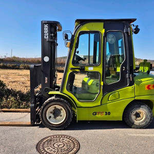 클라크지게차 GTS30 자동발,풀캐빈,4스풀,후방카메라 이미지