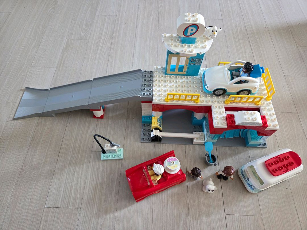 레고듀플로 10948 세차장과주차장 이미지