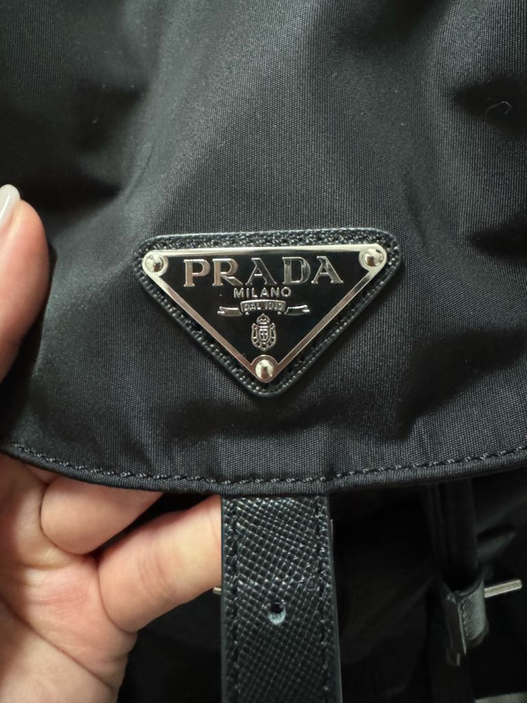 프라다 백팩 미디움 이미지