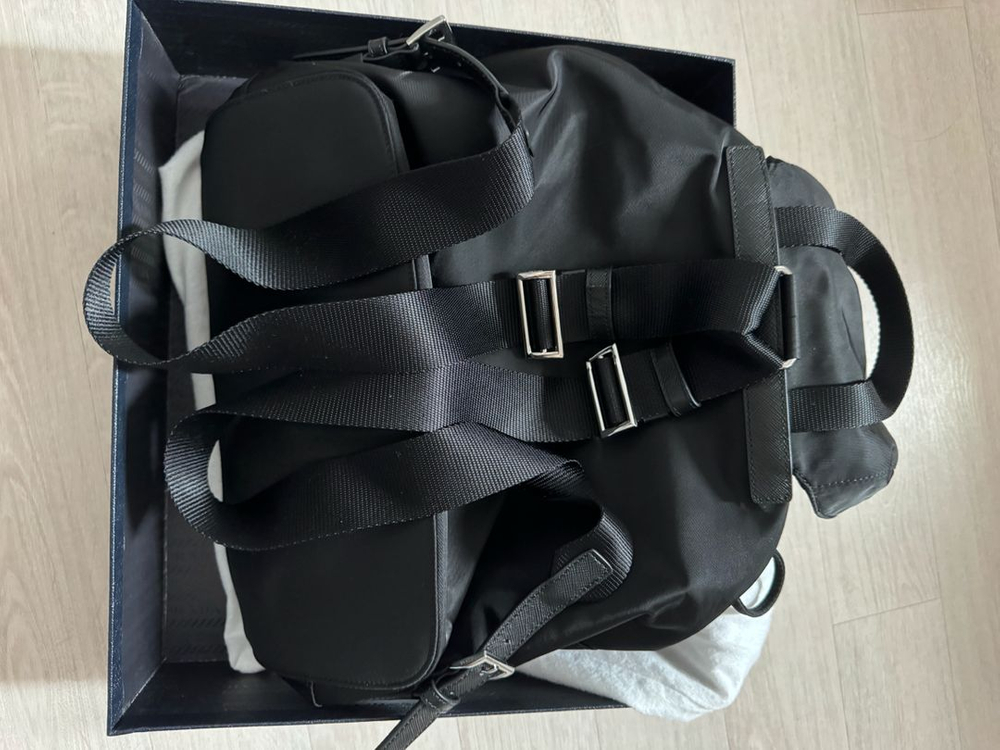 프라다 백팩 미디움 이미지