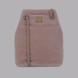 미우미우 크로스바디 핑크 삽니다 이미지