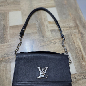 루이비통 체인 크로스백 이미지