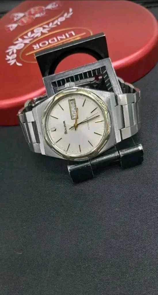 부로바(Bulova) 빈티지 오토매틱 시계 이미지