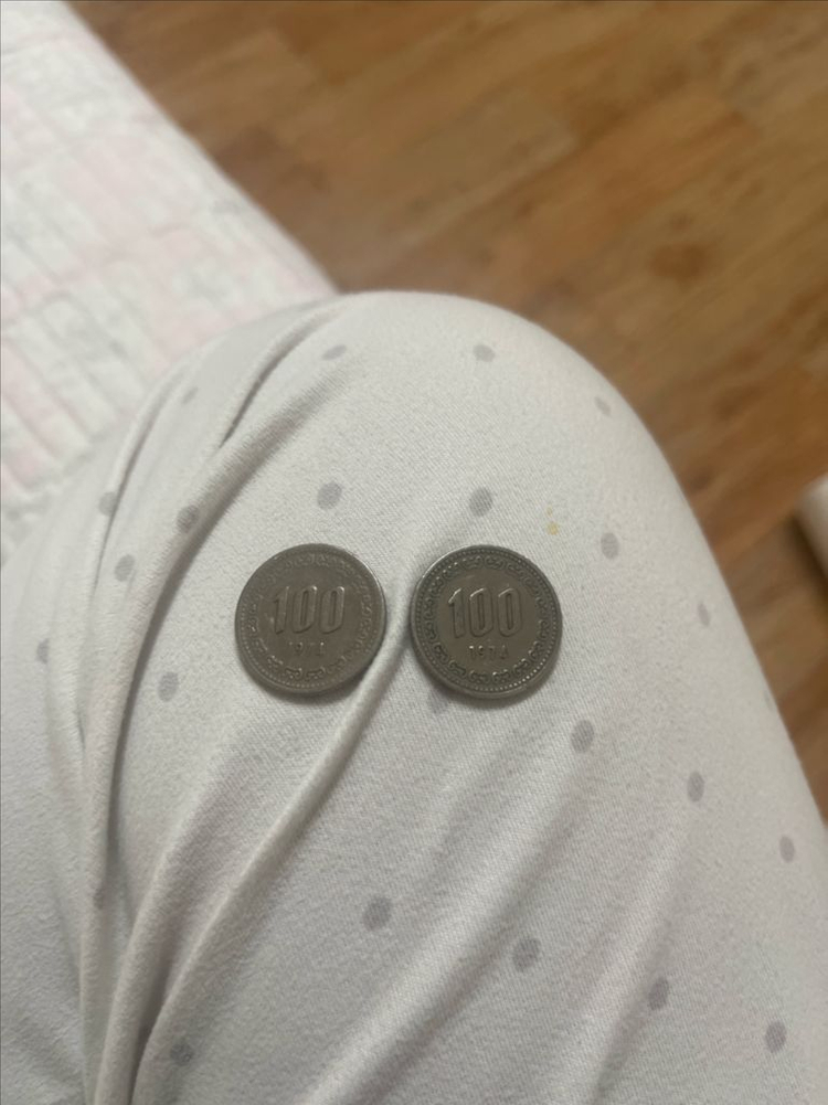 1974년 100원 동전 2개 세트 이미지