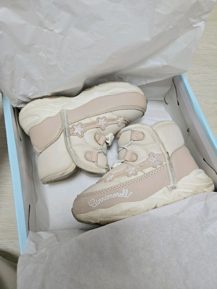 [바로인] 시나모롤 예티 반목부츠 이미지