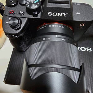 풀프레임 미러리스 카메라 + 28-70mm 렌즈 세트