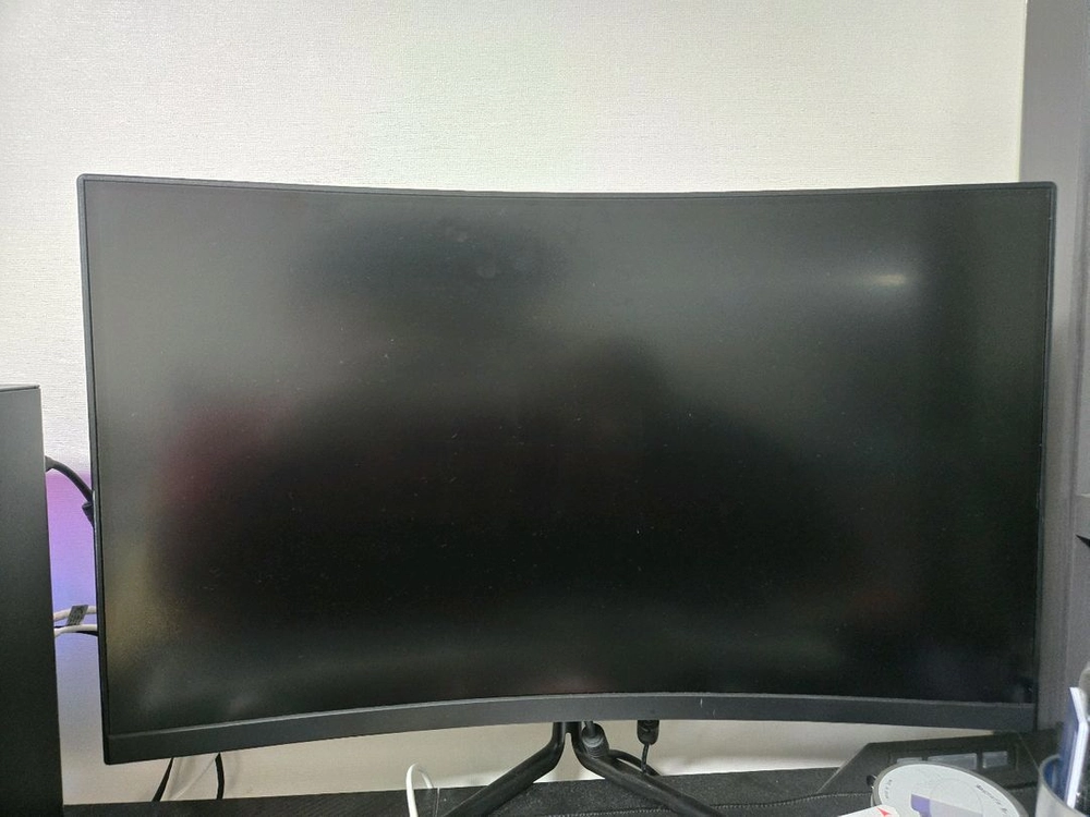 라이젠 5 5500gt (5600g) 모니터포함 이미지