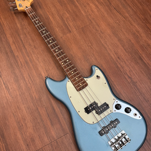 펜더 플레이어 머스탱 이미지