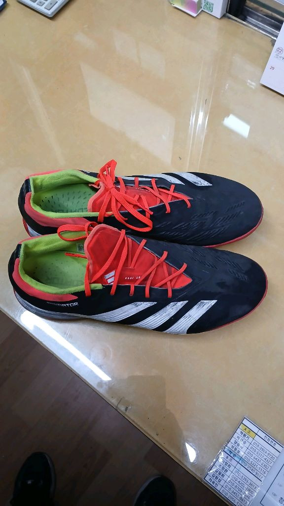 남성신발 아디다스 프레데터 축구화 운동화 이미지