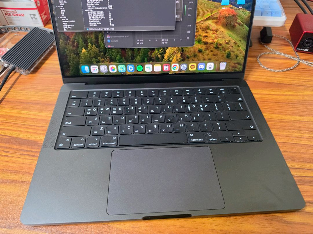 M4 맥북프로 14인치 나노텍스쳐 24GB메모리 1TB저장공간 이미지