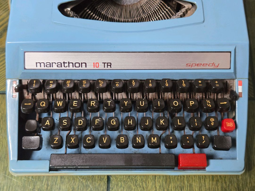 빈티지 마라톤 파랑 10TR 스피디 영문타자기. 이미지
