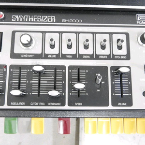 롤랜드 SH-2000 신디사이저 이미지