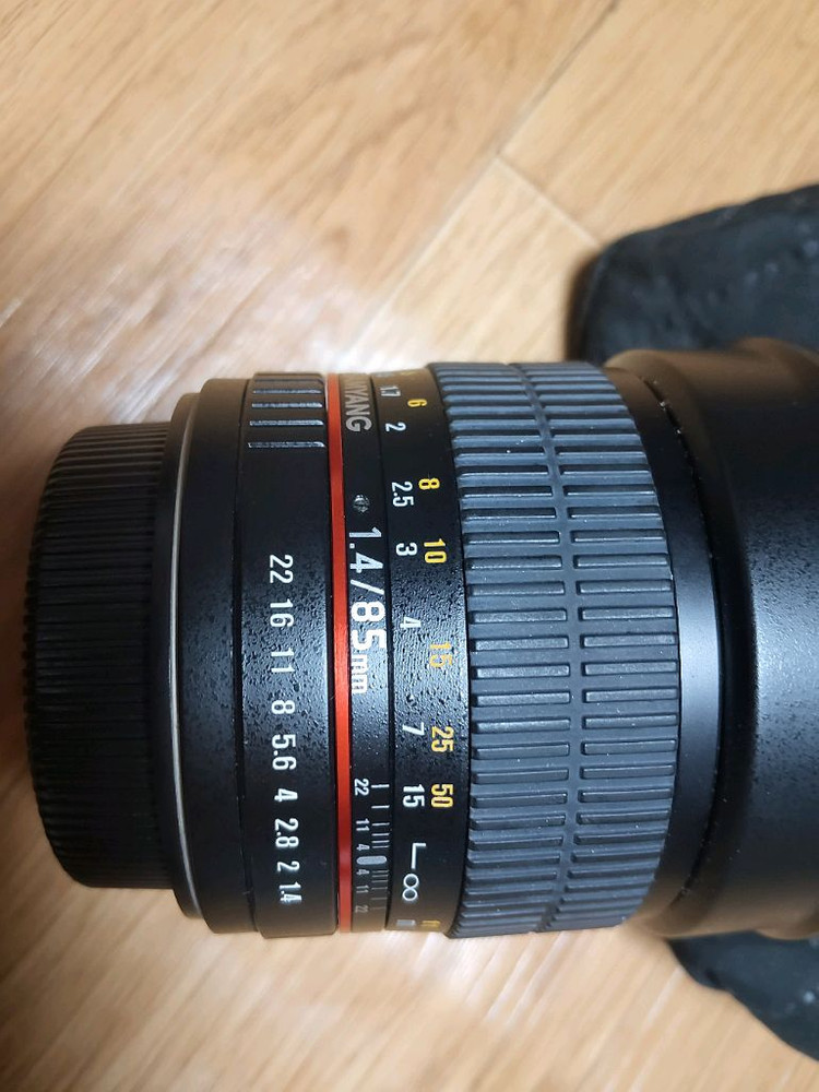 캐논 삼양렌즈 85mm F1.4 이미지