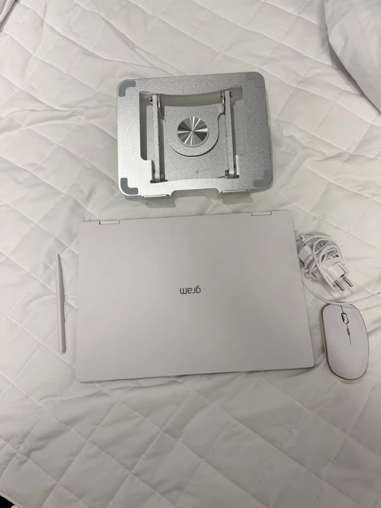 LG 그램 256기가 16인치 노트북 거의새거(펜, 마우스, 거치대 포함) 이미지