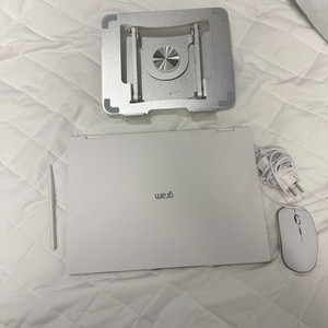 LG 그램 256기가 16인치 노트북 거의새거(펜, 마우스, 거치대 포함) 이미지