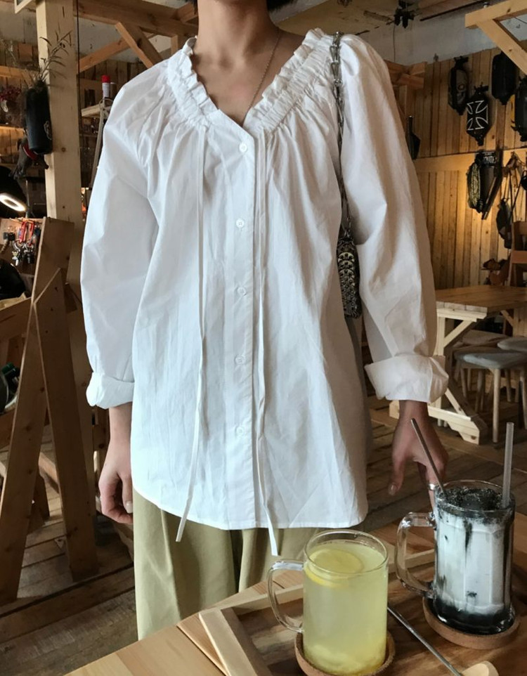 화이트 프릴블라우스(새상품) 이미지