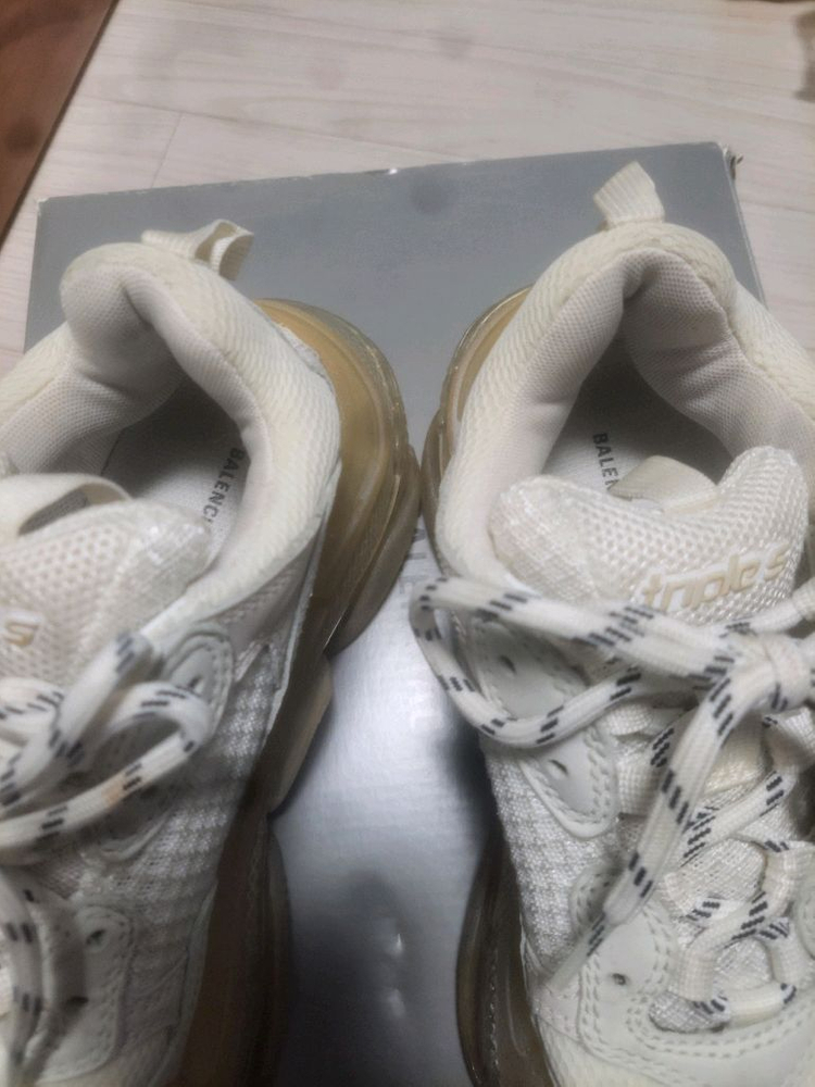 발렌시아가 트리플s 이미지