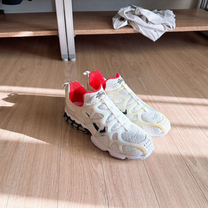 나이키x스투시 에어 줌 스피리돈 컵키니 화이트 250 이미지