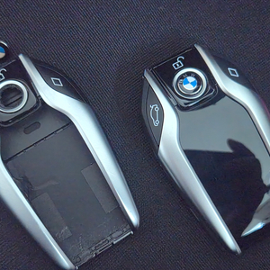 BMW 530i 2018년 디스플레이키 P버튼, 상판·하판 신품 케이스 교체로 새 키처럼 복구! 이미지