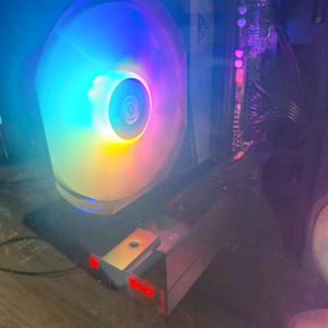 게이밍PC 컴퓨터 본체 Ryzen 9600 RTX 5060 Ti 배그 아이온 로아 게임용 작업용 데스크탑 이미지