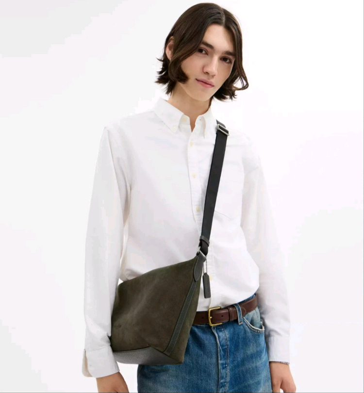 새상품) 코치 크로스백 스웨이드 카키그린 이미지