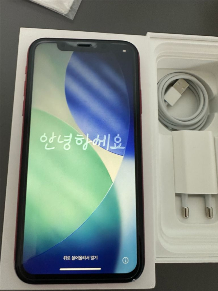 아이폰11 레드 풀박스 이미지